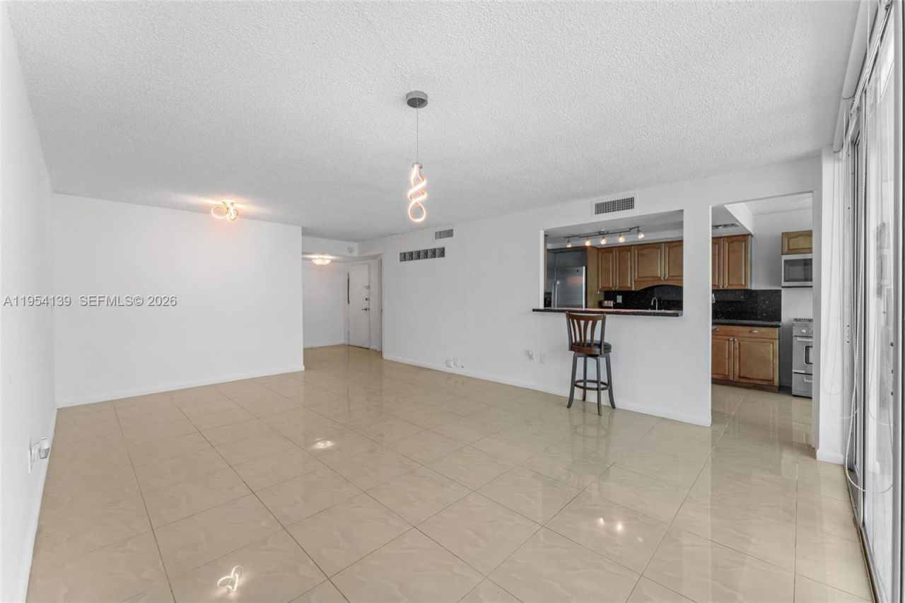 18061 Biscayne Blvd , Unit 1701, Aventura, FL 33160 Photo