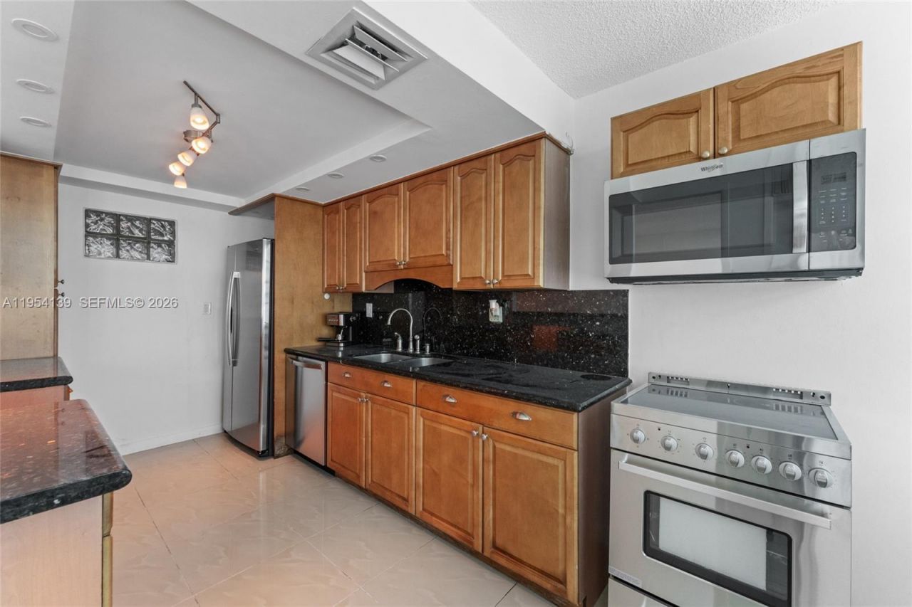 18061 Biscayne Blvd , Unit 1701, Aventura, FL 33160 Photo