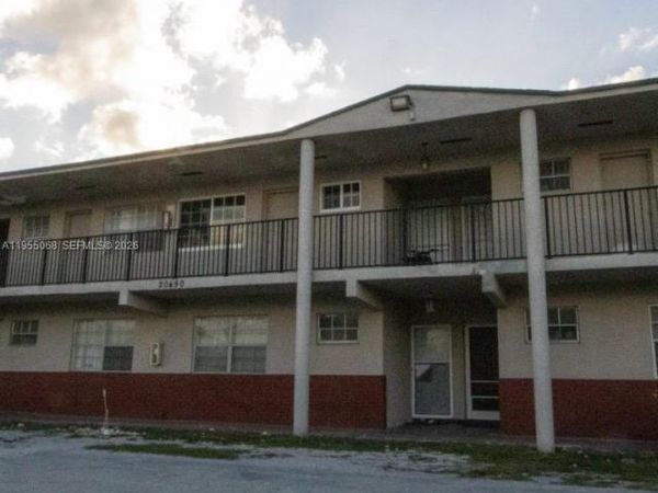 20490 NW 7th Ave, Unit 15, Miami Gardens, FL 33169