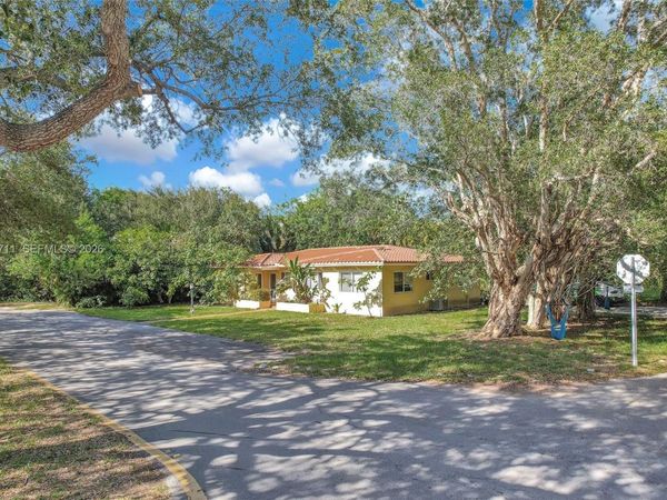 11919 NE 8th av , Biscayne Park, FL 33161