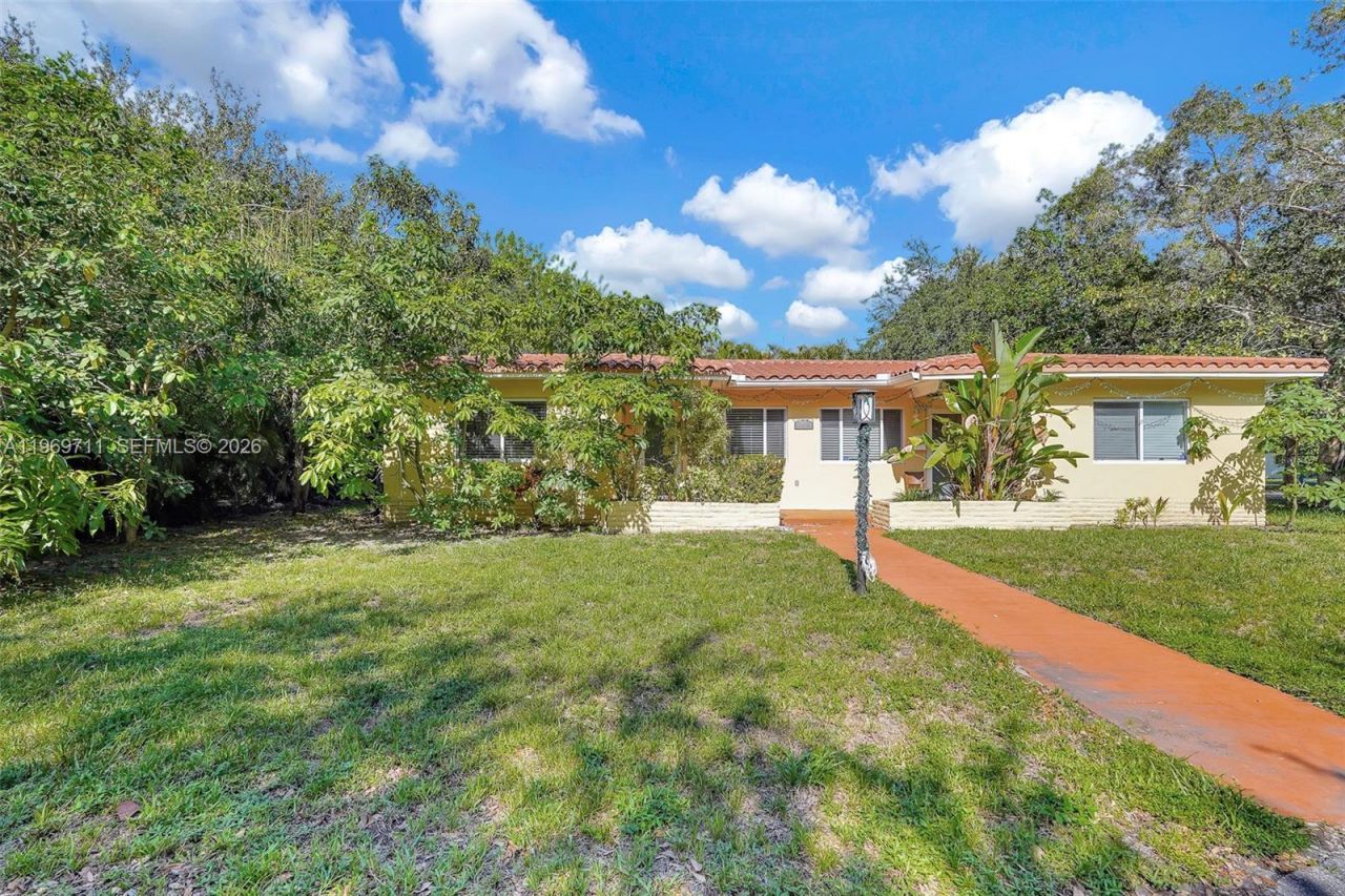 11919 NE 8th Av , Biscayne Park, FL 33161 Photo