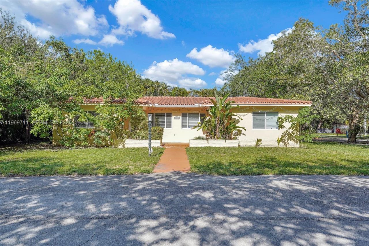 11919 NE 8th Av , Biscayne Park, FL 33161 Photo
