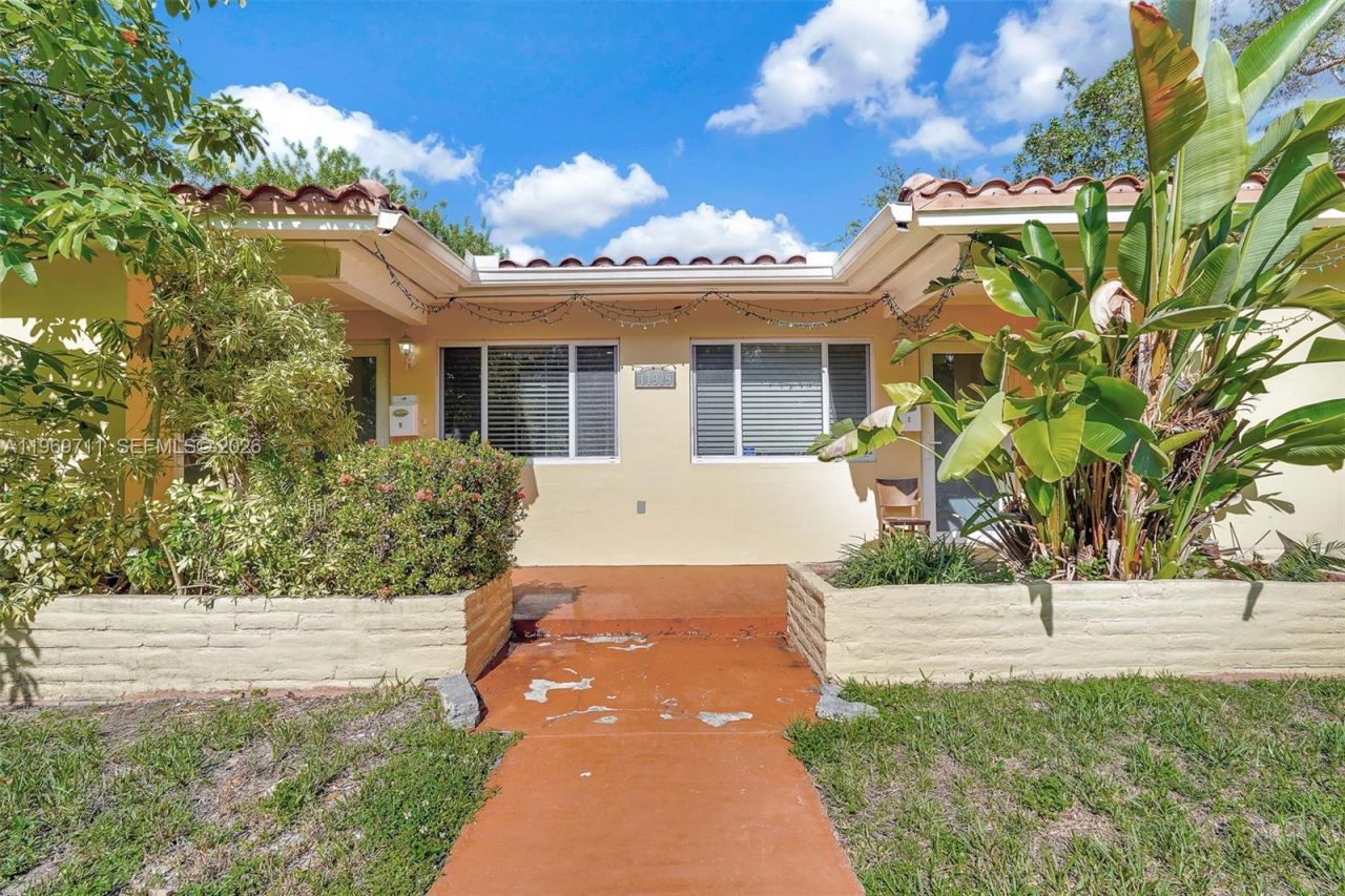 11919 NE 8th Av , Biscayne Park, FL 33161 Photo