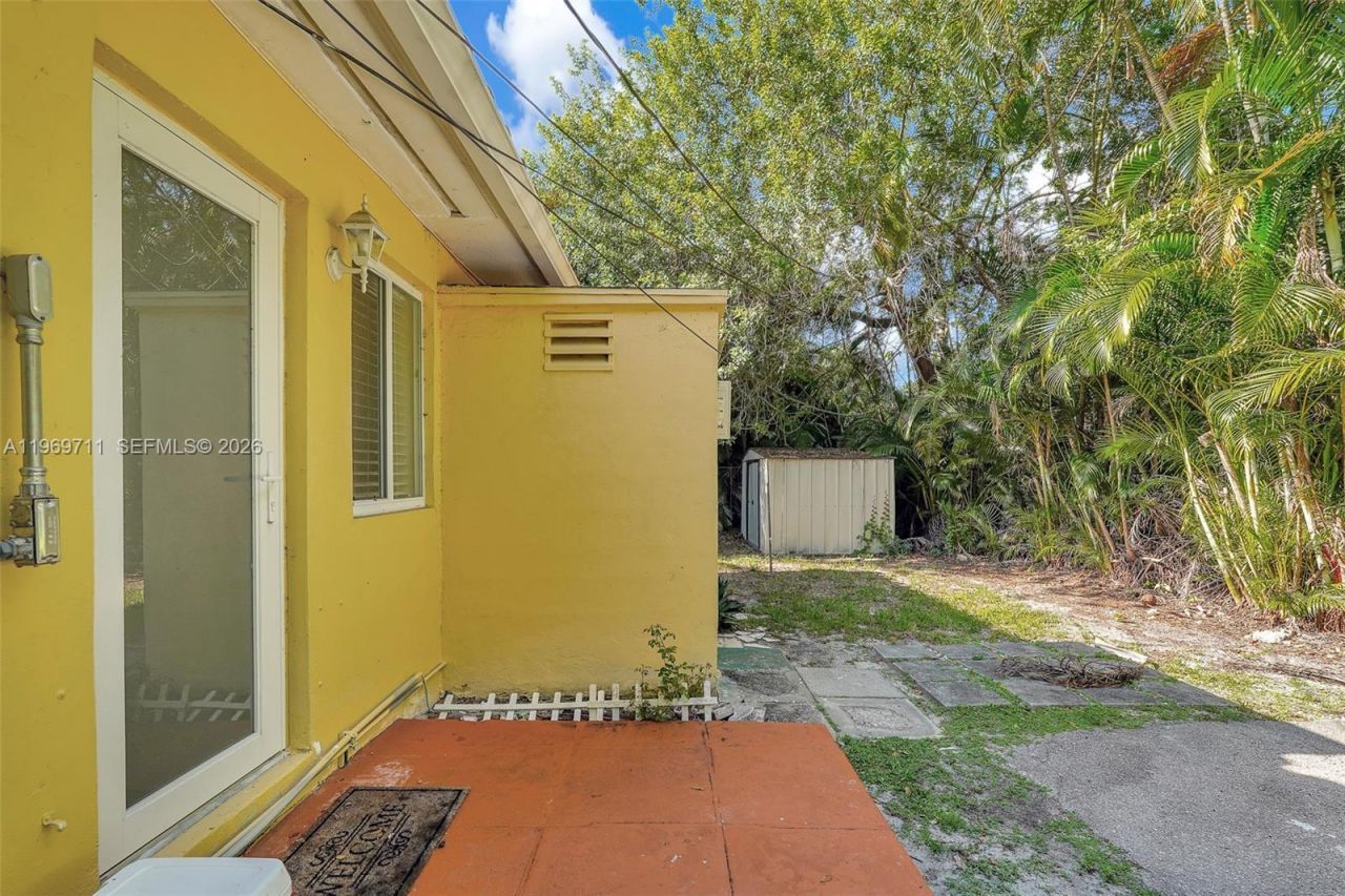 11919 NE 8th Av , Biscayne Park, FL 33161 Photo