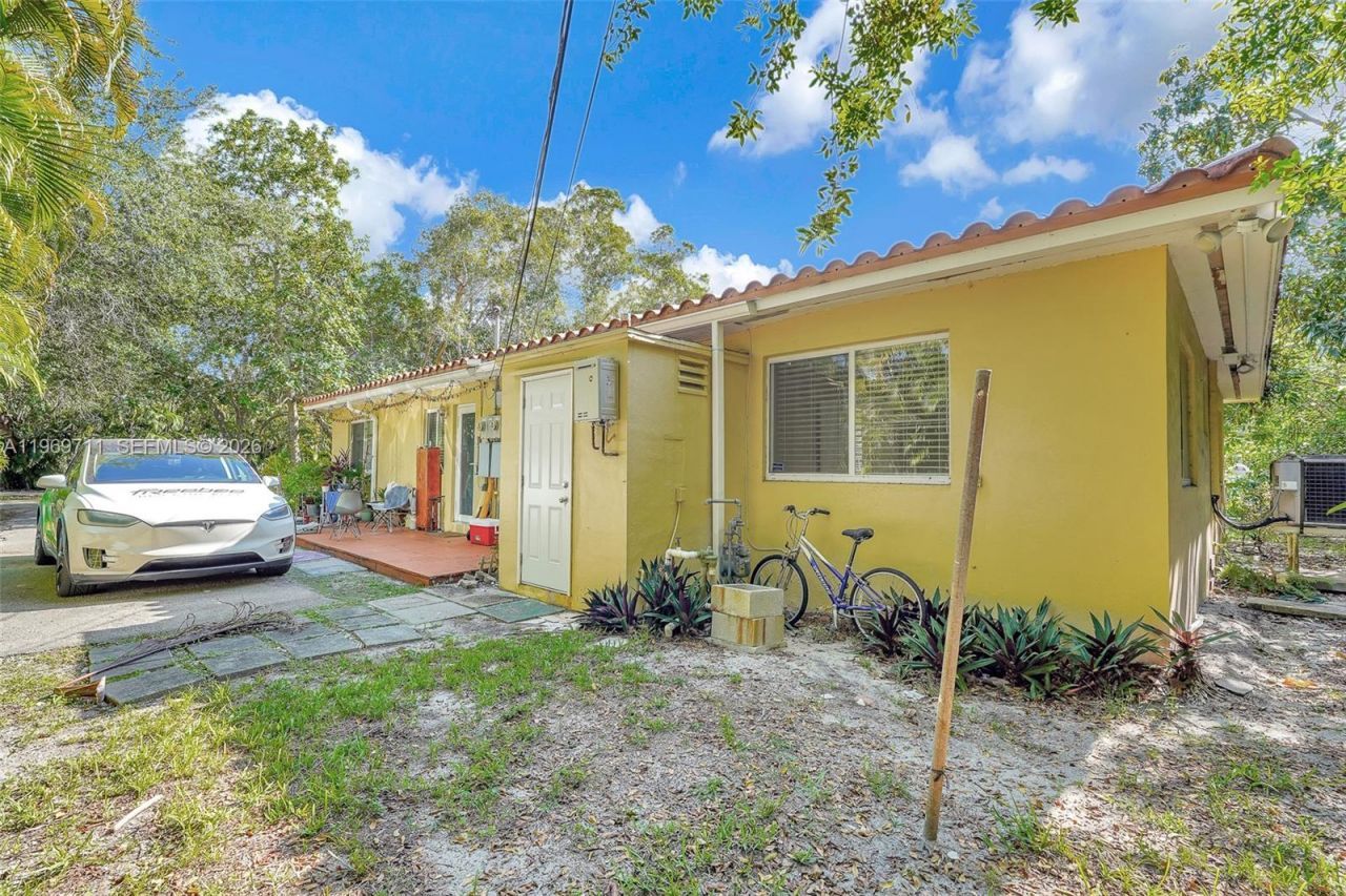 11919 NE 8th Av , Biscayne Park, FL 33161 Photo