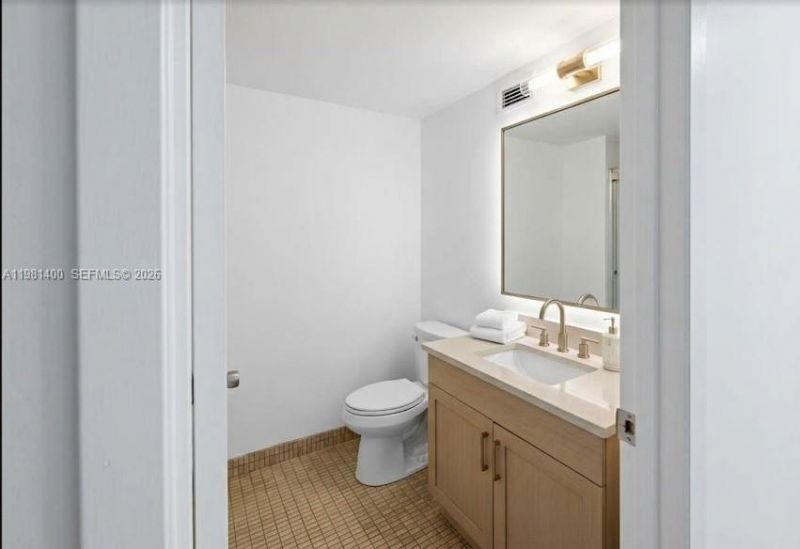 701 Three Islands Blvd , Unit 103, Hallandale Beach, FL 33009 Photo