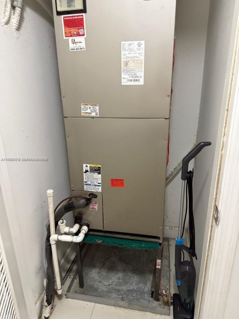 424 NE 194th Ter , Miami, FL 33179 Photo