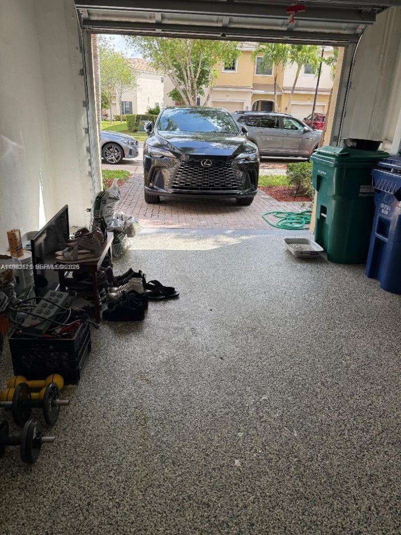 424 NE 194th Ter , Miami, FL 33179 Photo