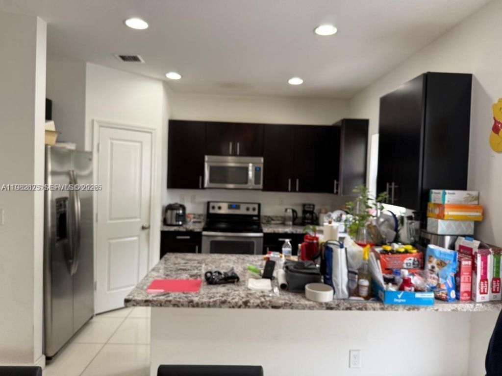 424 NE 194th Ter , Miami, FL 33179 Photo