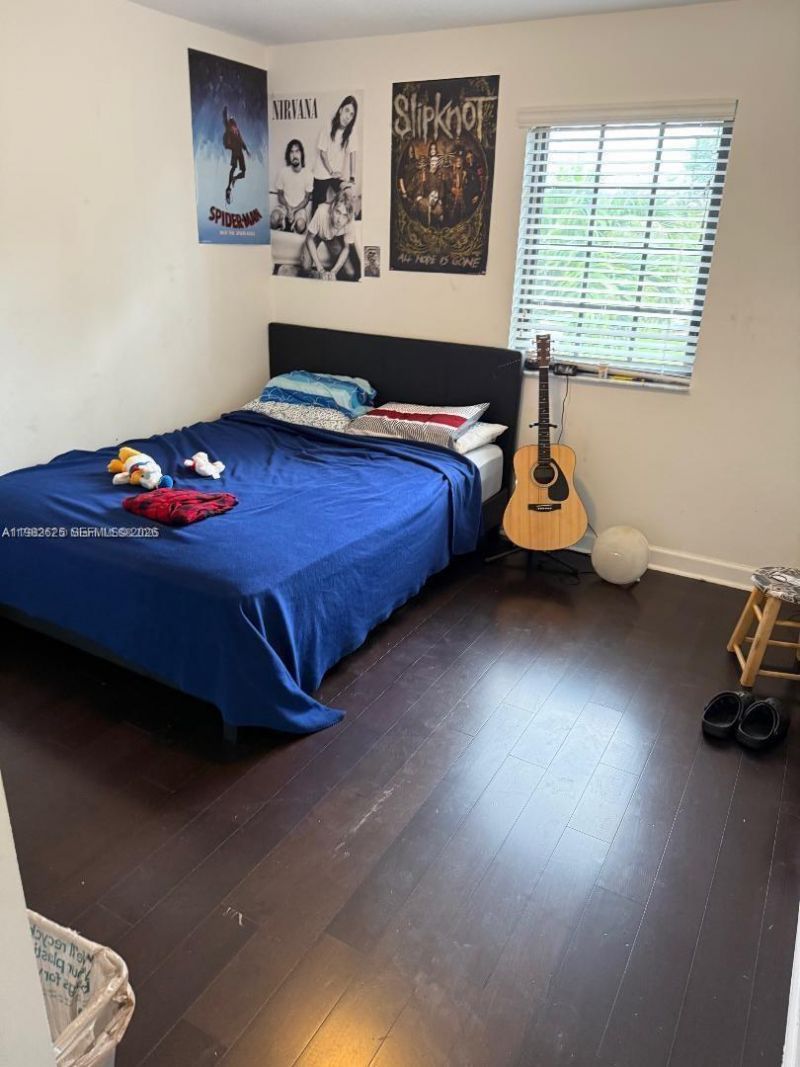 424 NE 194th Ter , Miami, FL 33179 Photo