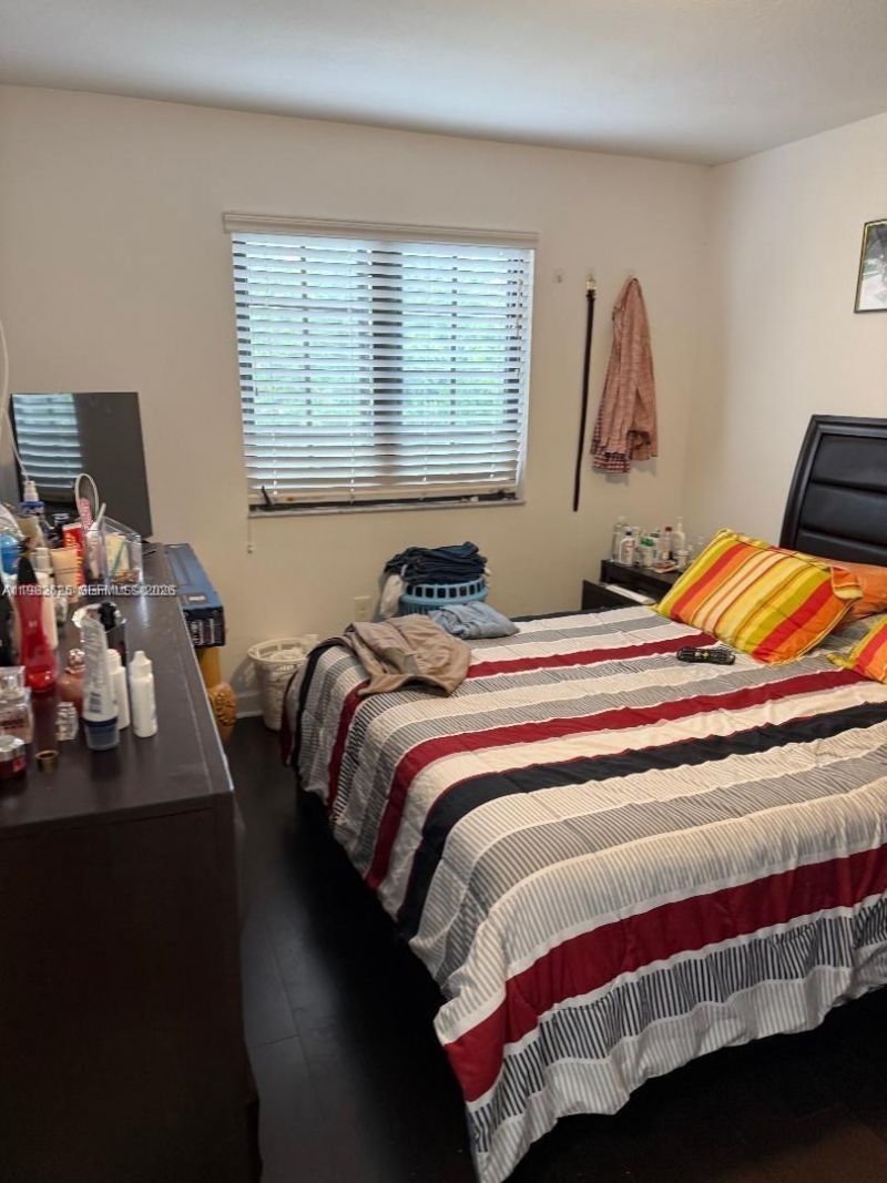 424 NE 194th Ter , Miami, FL 33179 Photo
