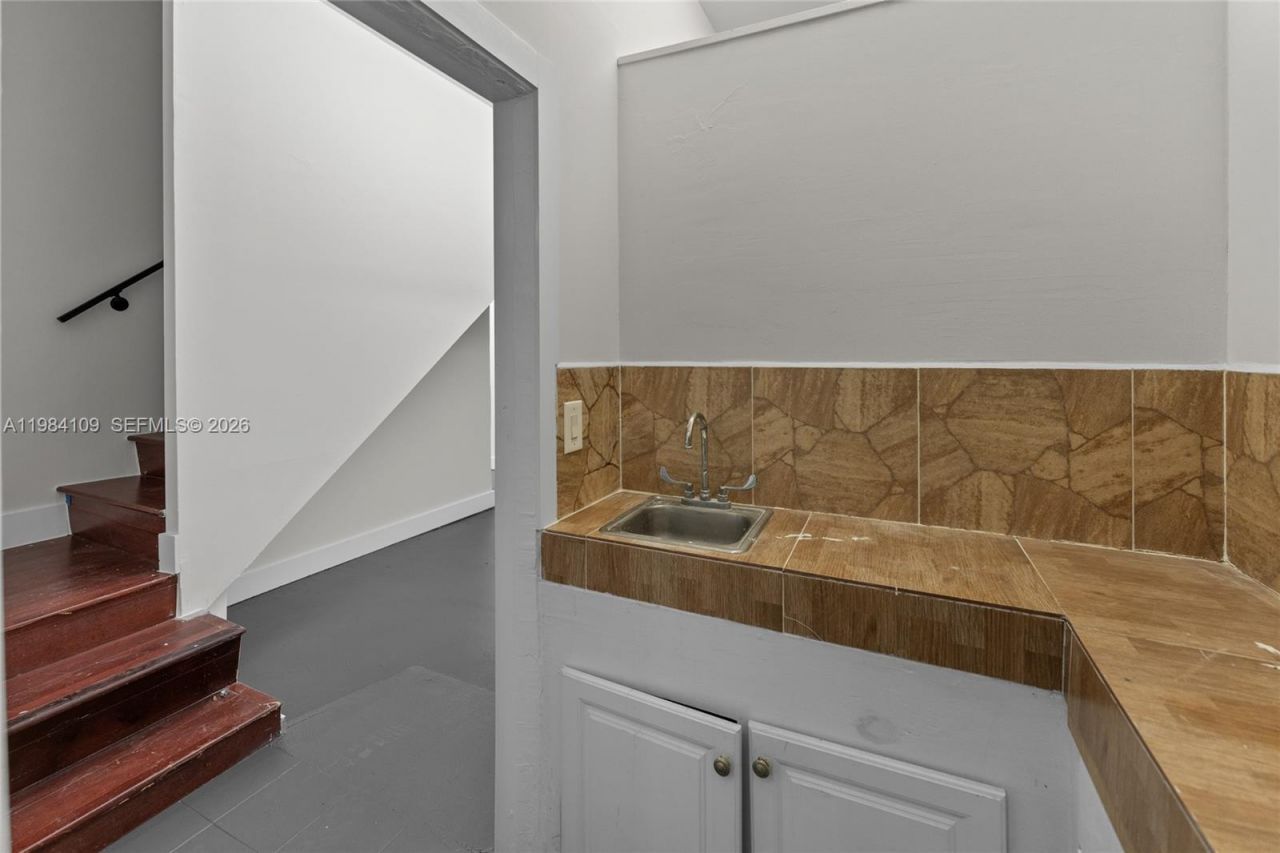 5810 W Flagler St , Unit 5810, Miami, FL 33144 Photo