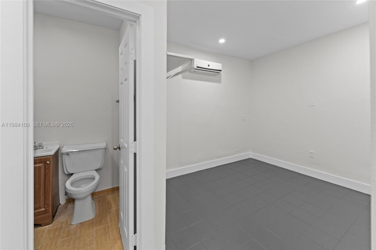 5810 W Flagler St , Unit 5810, Miami, FL 33144 Photo