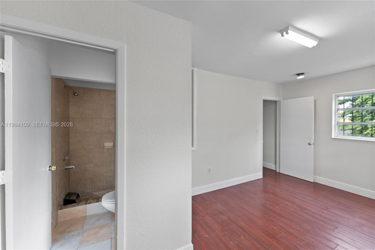 5810 W Flagler St , Unit 5810, Miami, FL 33144 Photo