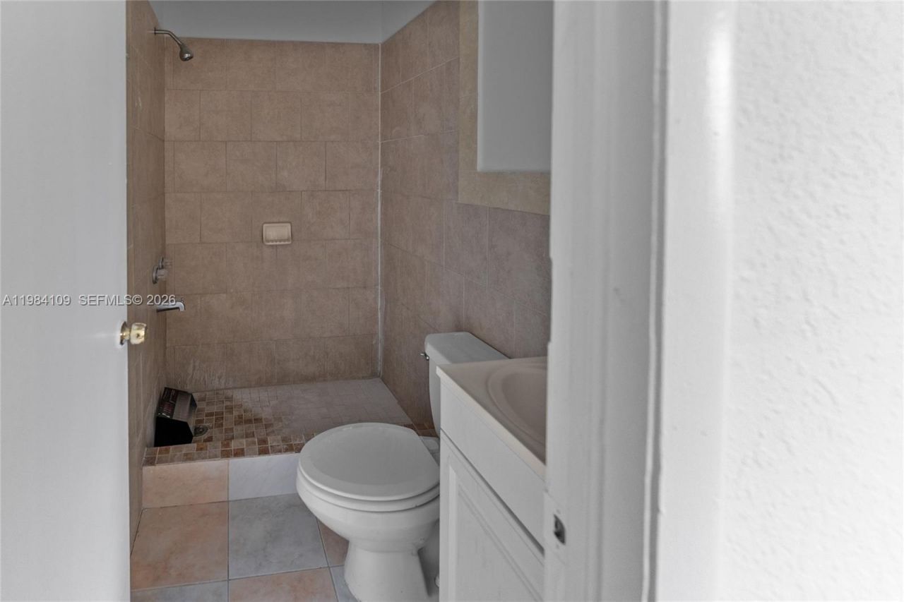 5810 W Flagler St , Unit 5810, Miami, FL 33144 Photo