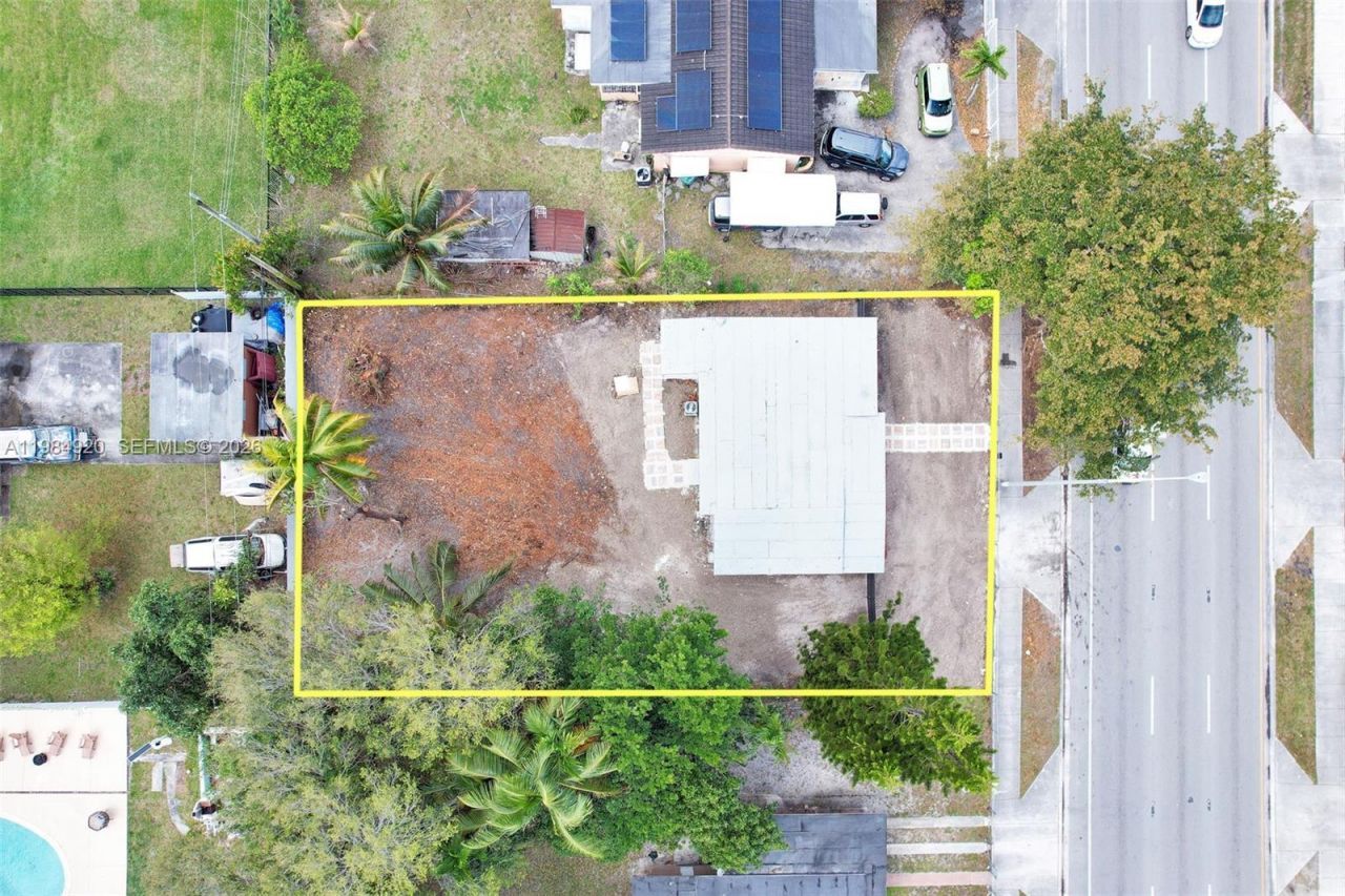 1830 NW 135th St , Miami, FL 33167 Photo