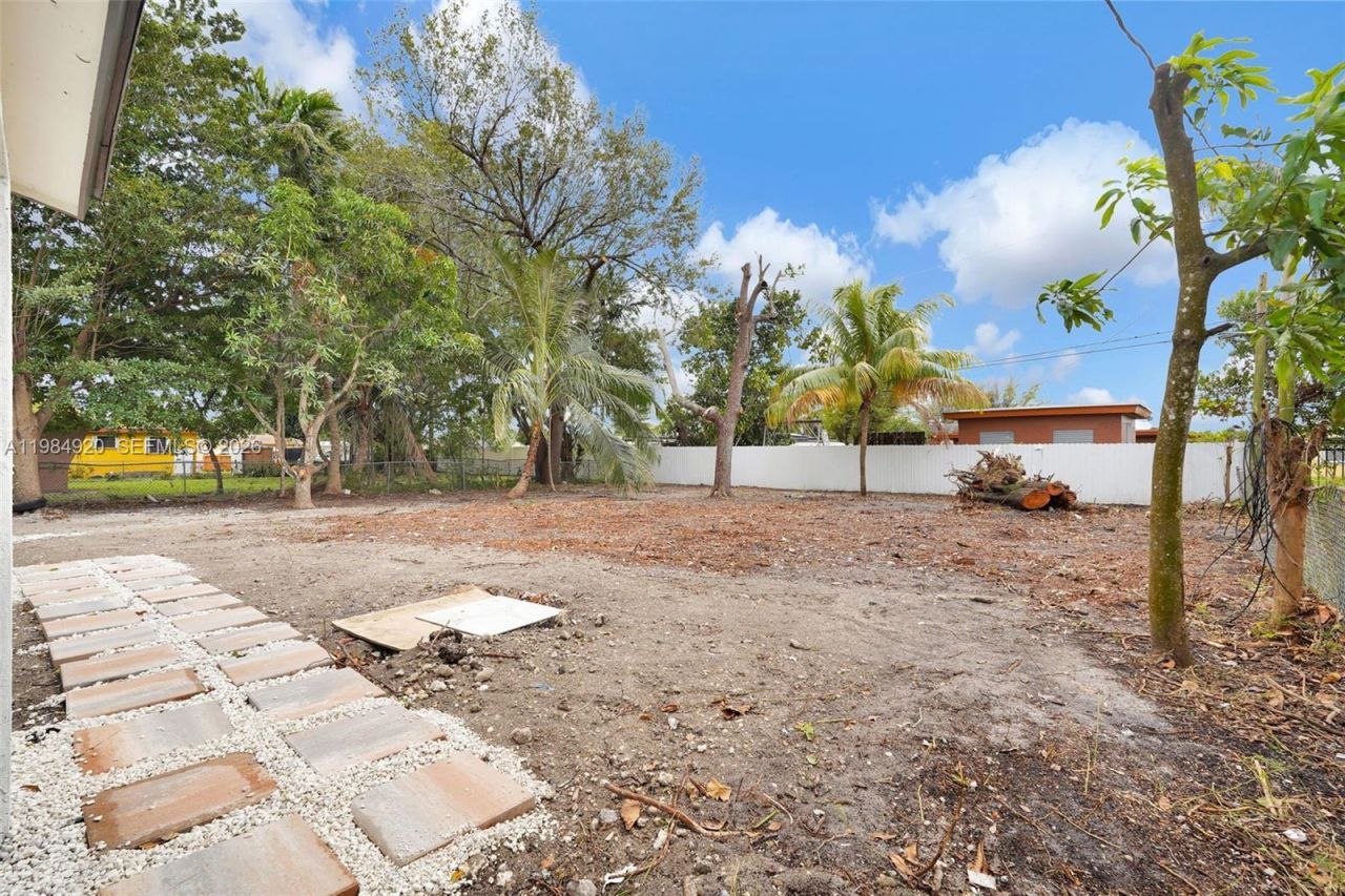 1830 NW 135th St , Miami, FL 33167 Photo