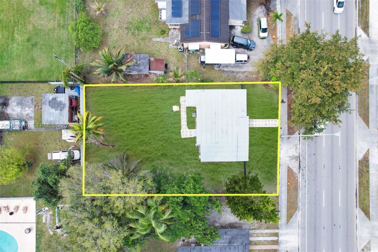 1830 NW 135th St , Miami, FL 33167 Photo