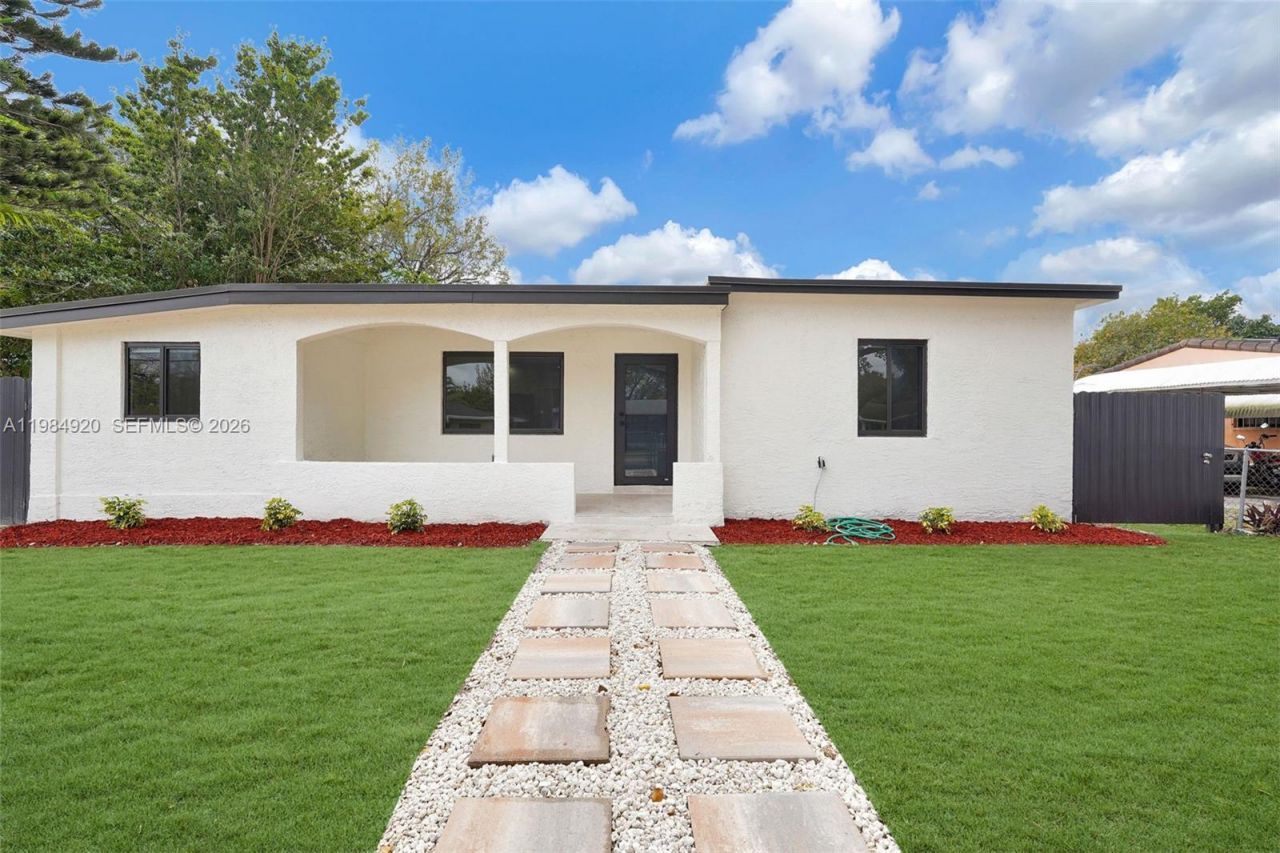 1830 NW 135th St , Miami, FL 33167 Photo