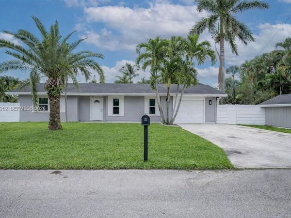 4541 SW 28th Ter , Dania Beach, FL 33312