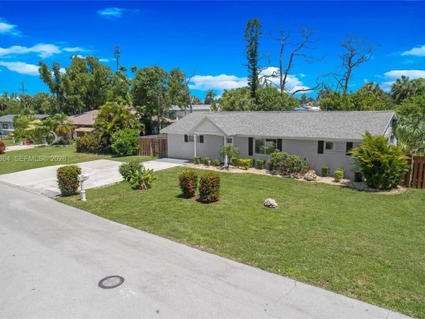11450 Heidi Lee Lane , Fort Myers, FL 33098