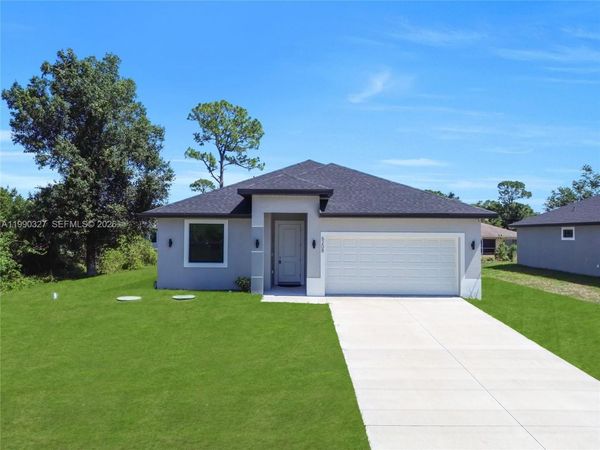 6208 Forest Court , La Belle, FL 33935