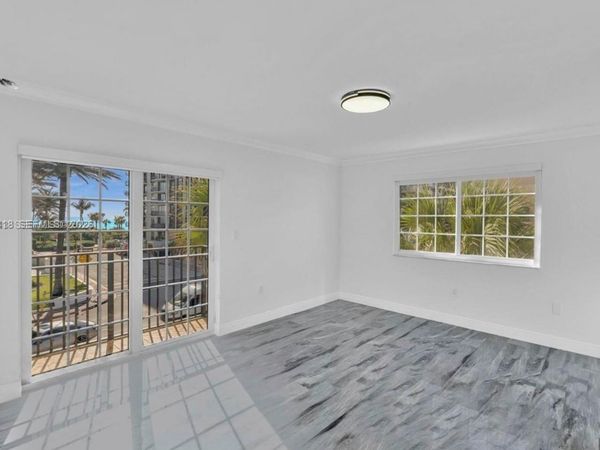 8900 Collins Ave , Unit 304, Surfside, FL 33154