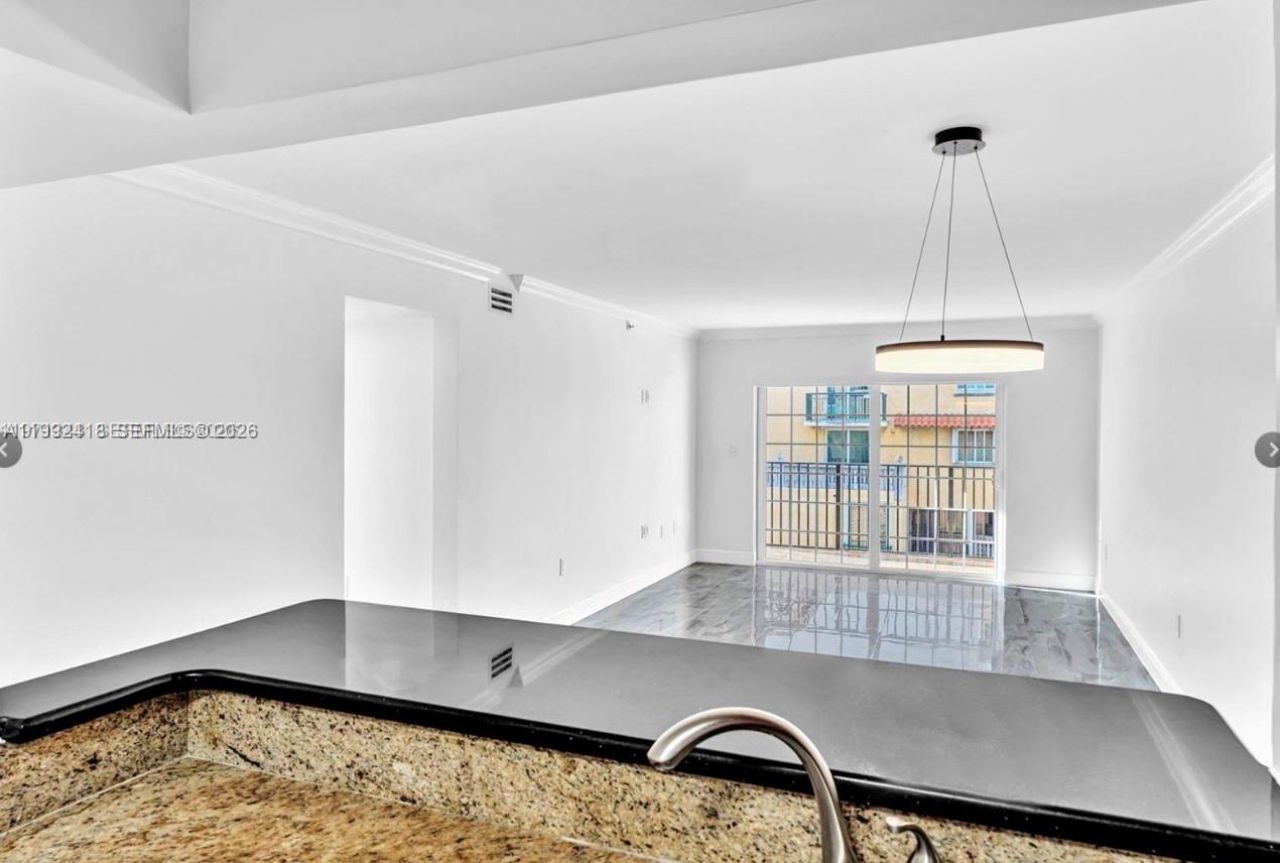 8900 Collins Ave , Unit 304, Surfside, FL 33154 Photo