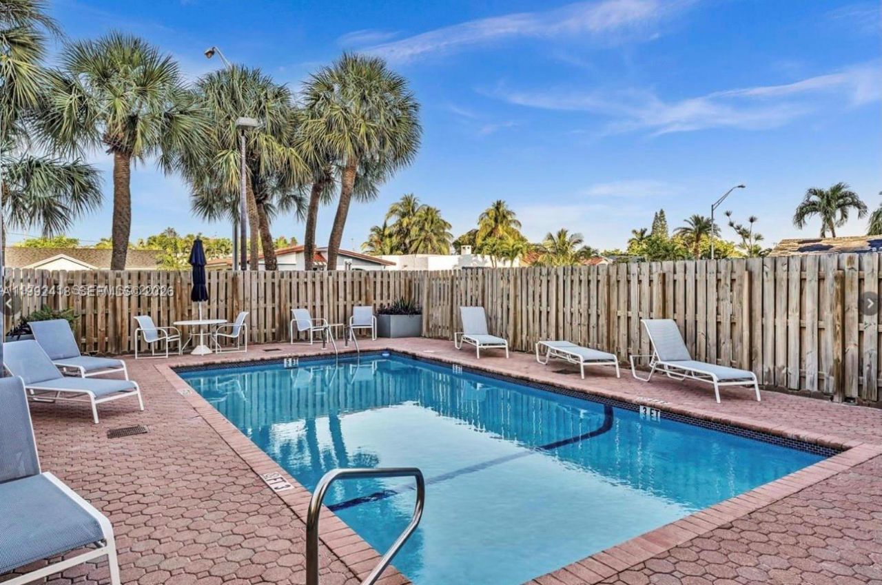 8900 Collins Ave , Unit 304, Surfside, FL 33154 Photo