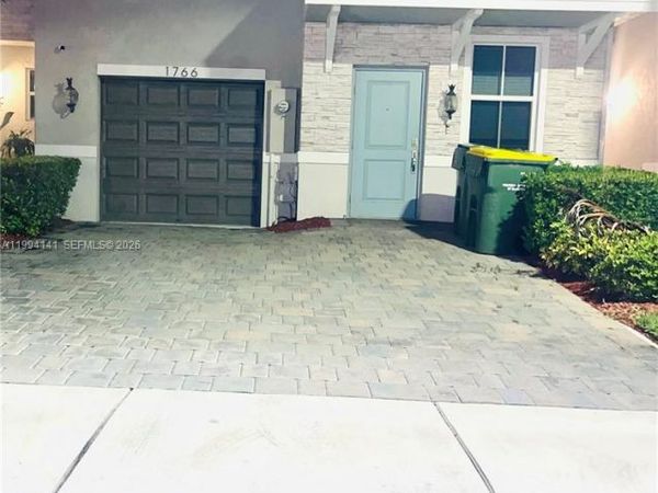 1766 SE 7th Ter , Homestead, FL 33034