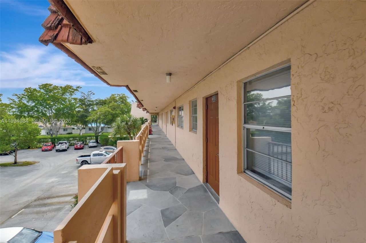 14721 Bonaire Blvd , Unit 308, Delray Beach, FL 33446 Photo