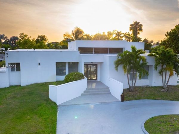 290 NW 125th Ave , Miami, FL 33182