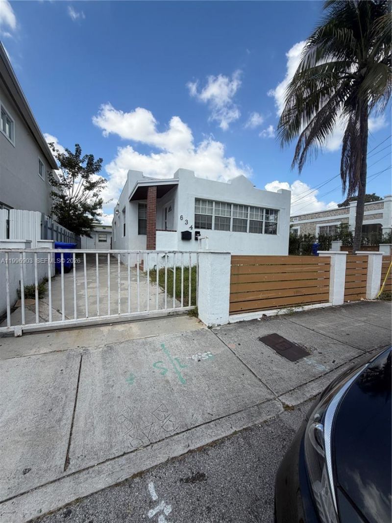 634 SW 10th Ave , Miami, FL 33130 Photo