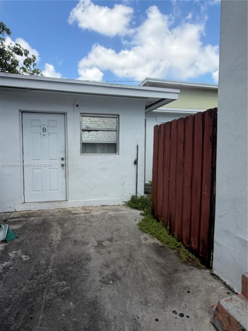 634 SW 10th Ave , Miami, FL 33130 Photo