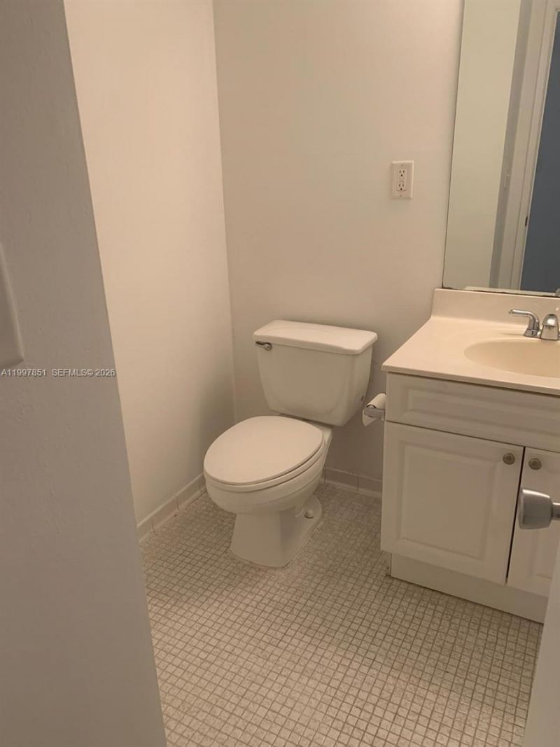 19380 Collins Ave , Unit 319, Sunny Isles Beach, FL 33160 Photo