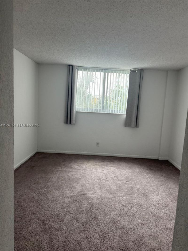 19380 Collins Ave , Unit 319, Sunny Isles Beach, FL 33160 Photo