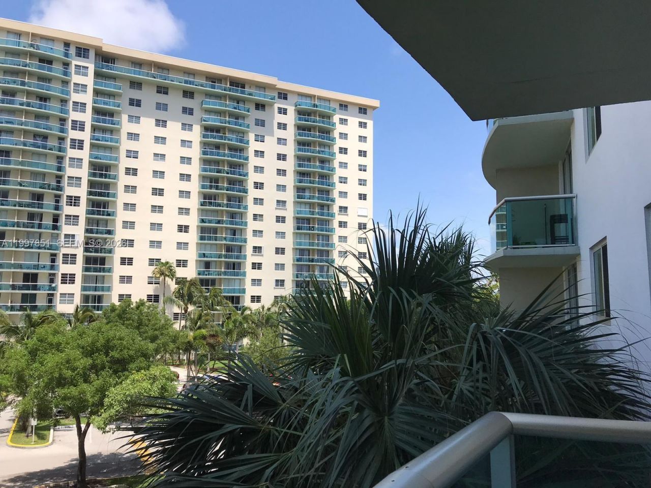 19380 Collins Ave , Unit 319, Sunny Isles Beach, FL 33160 Photo