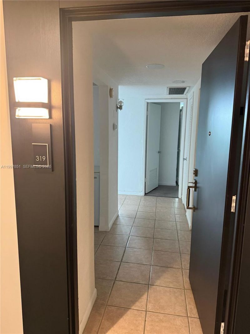 19380 Collins Ave , Unit 319, Sunny Isles Beach, FL 33160 Photo