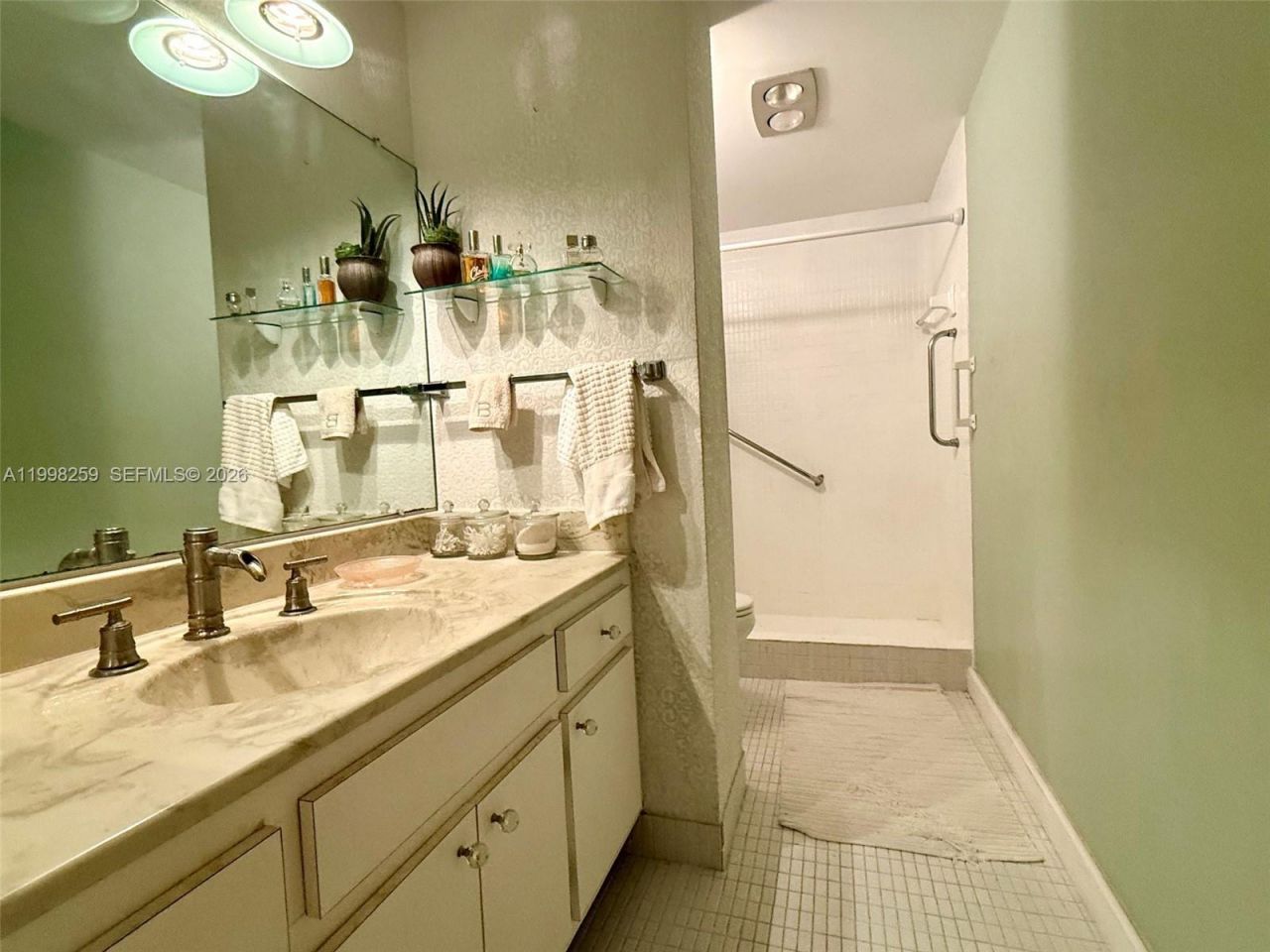 4350 Hillcrest Dr , Unit 303, Hollywood, FL 33021 Photo
