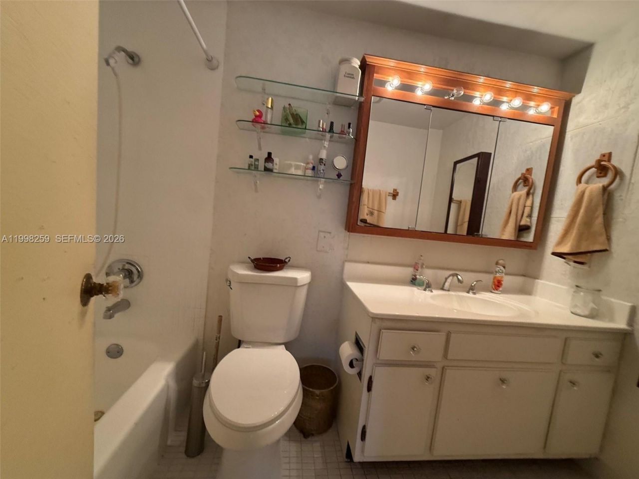 4350 Hillcrest Dr , Unit 303, Hollywood, FL 33021 Photo