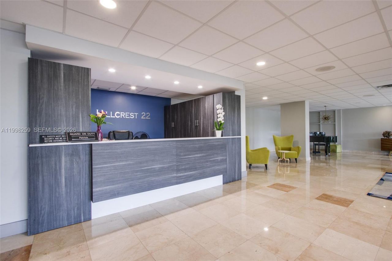 4350 Hillcrest Dr , Unit 303, Hollywood, FL 33021 Photo