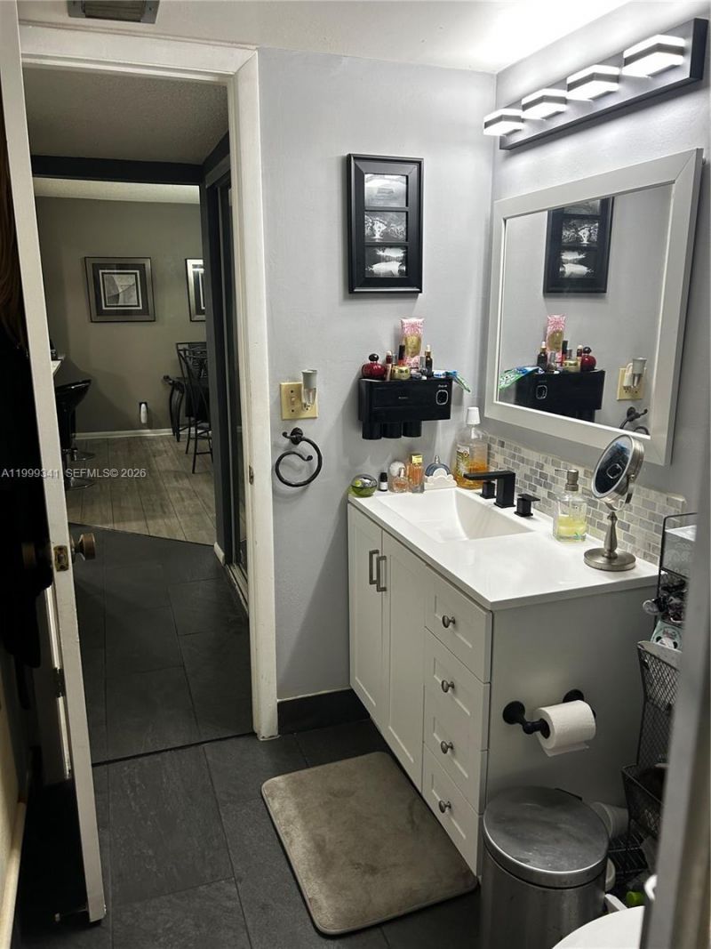 4025 N Nob Hill Rd , Unit 508, Sunrise, FL 33351 Photo