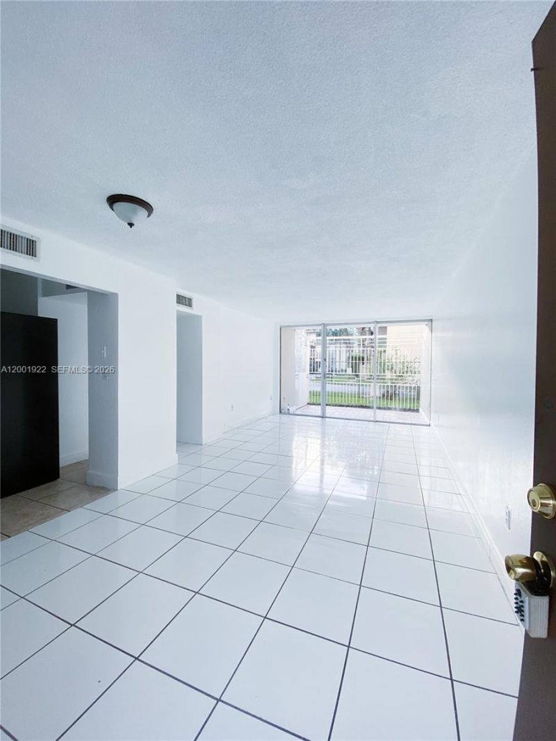 870 NW 87th Ave , Unit 110, Miami, FL 33172 Photo