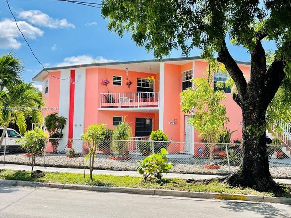 270 NW 34th Ter , Miami, FL 33127