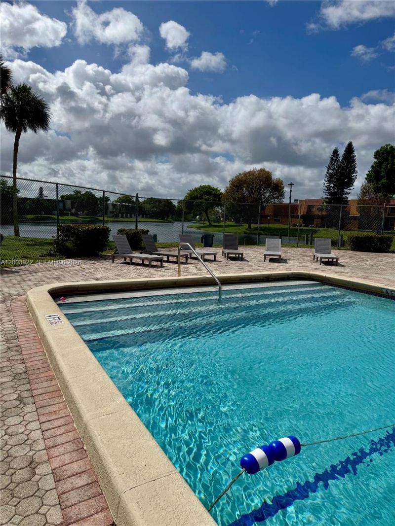 9251 NW 14th Ct, Unit 257, Pembroke Pines, FL 33024 Photo