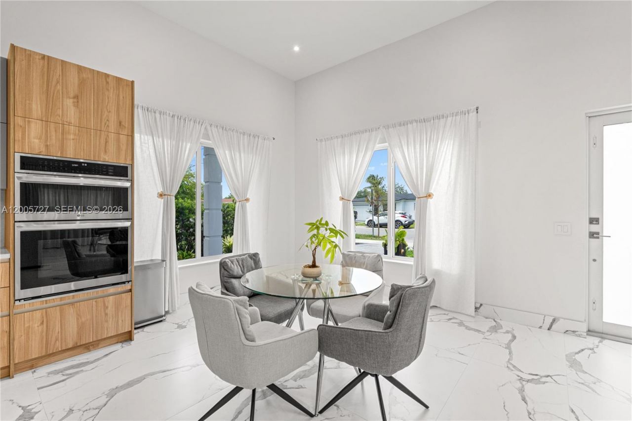 635 SW 9th St , Hallandale Beach, FL 33009 Photo