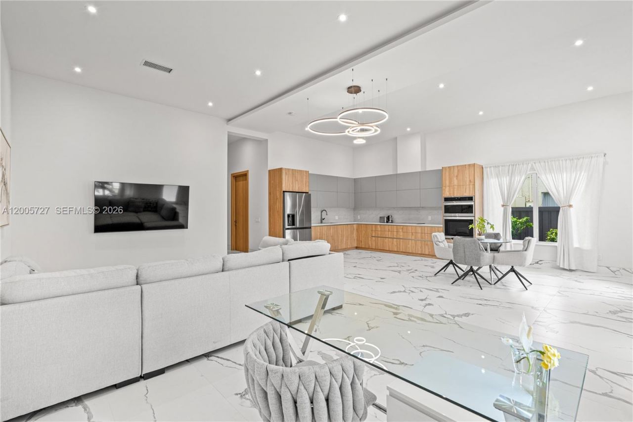 635 SW 9th St , Hallandale Beach, FL 33009 Photo