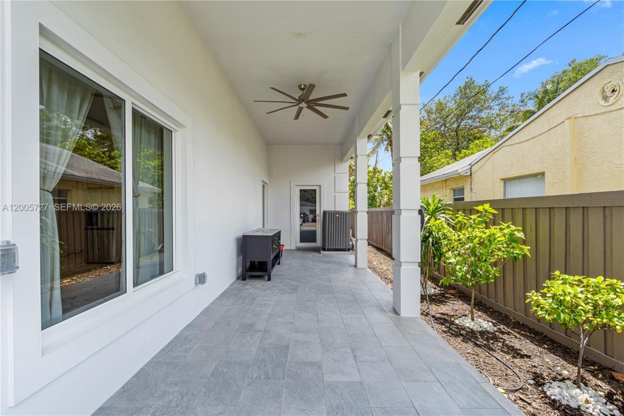 635 SW 9th St , Hallandale Beach, FL 33009 Photo