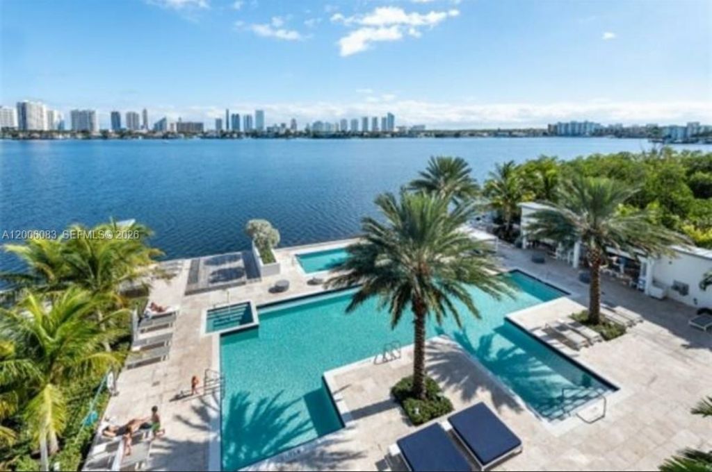 17111 Biscayne Blvd , Unit 909, North Miami Beach, FL 33160 Photo