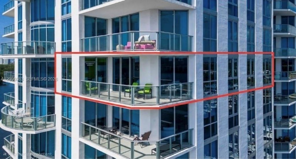 17111 Biscayne Blvd , Unit 909, North Miami Beach, FL 33160 Photo